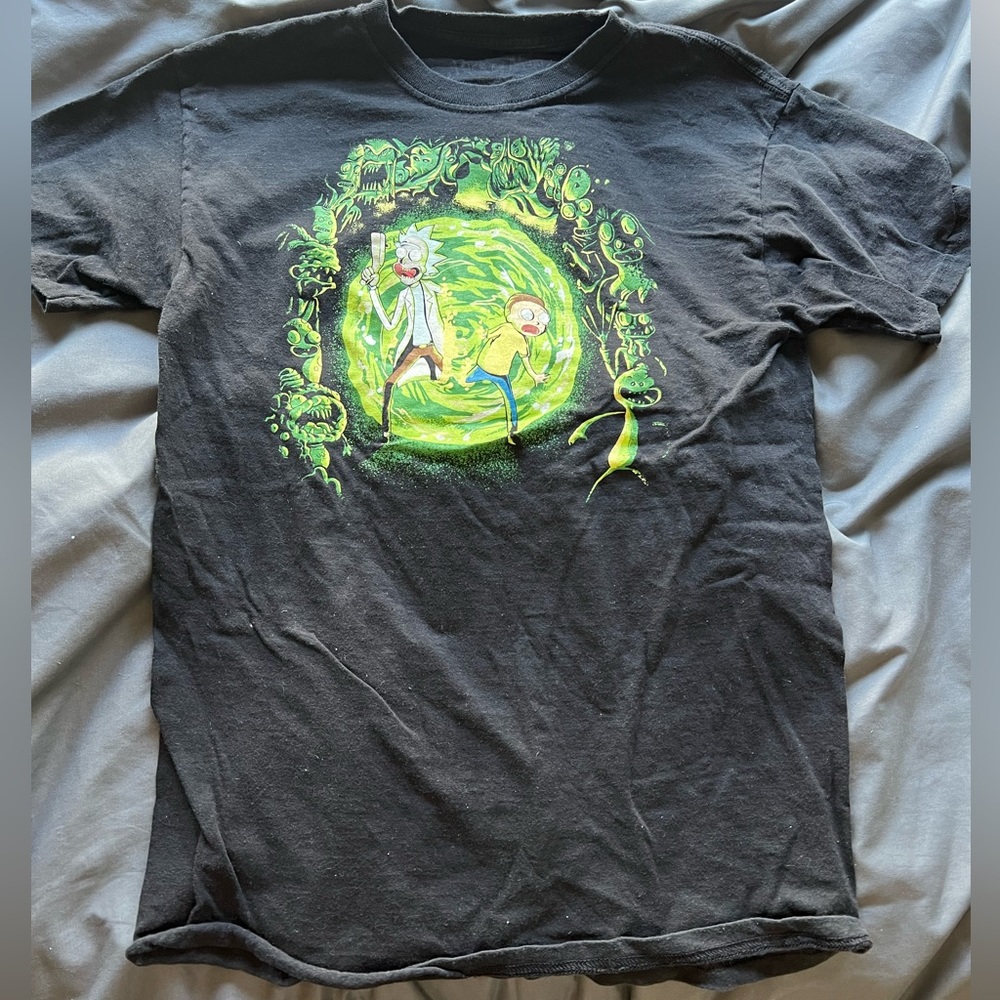 Man’s Rick and Morty T-Shirt Size Medium